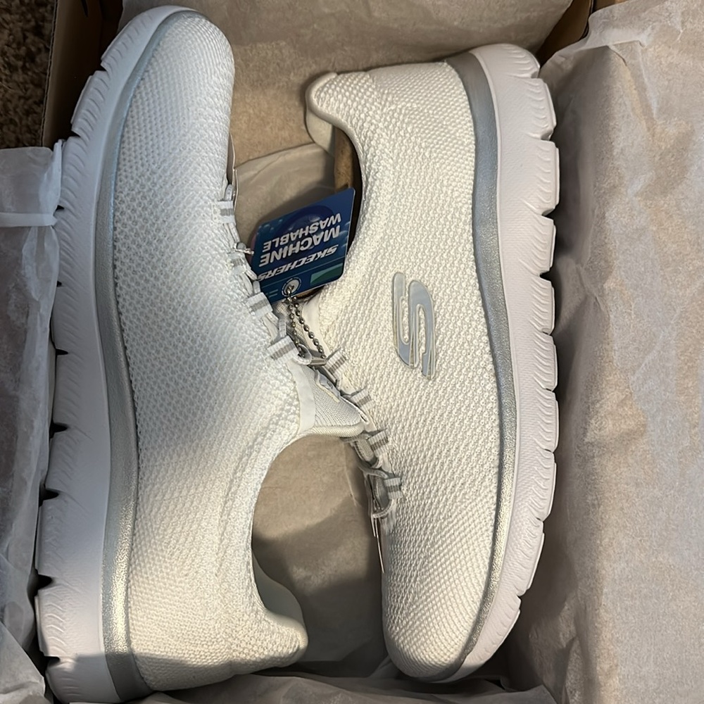 New Skechers white/silver COOL CLASSIC Summits.